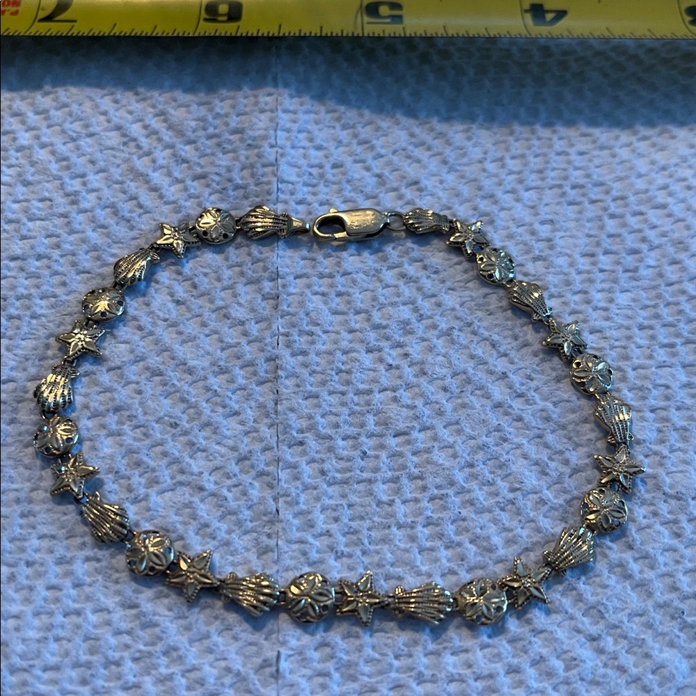 14k Yellow Gold Textured Starfish and Sand Dollar Bracelet - Picture 6 of 9